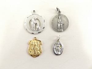 lot 49 image: Lot of .925 Sterling Silver Catholic Saint Medals