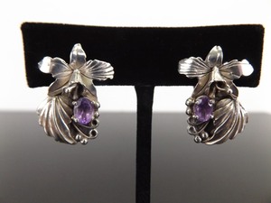 lot 73 image: .925 Sterling Silver Oval Cut Amethyst Flower Clip Earrings