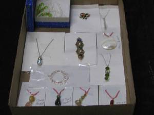 lot 1 image: Jewelry