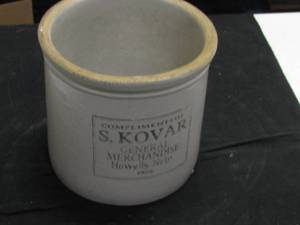lot 20 image: Red Wing 1gl Crock wAdvertising