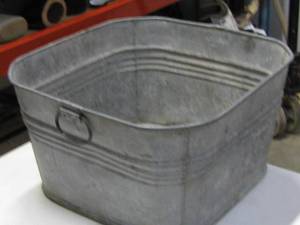 lot 28 image: Galvanized #2 Square Wash Tub