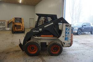lot 6 image: Late 90s Bobcat Model 773F Skid Loader Skid Steer