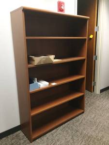 lot 38 image: Kimball Office Furniture Extra Large 5 Shelf Wood Bookcase Shelving Unit - Great Condition 4ft x 14 x 72H