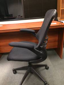 lot 71 image: Flash Furniture Mid-Back Black Mesh Swivel Ergonomic Task Office Chair with Flip-Up Arms - Excellent Condition