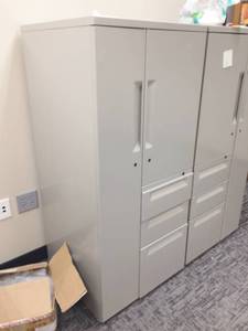 lot 49 image: WOW Metal Office Storage Center Locker - Excellent Condition