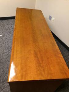 lot 46A image: High Quality Geiger Brickel Beautiful&nbspWood&nbspExecutive Office 5 Drawer Workstation Desk - Great Condition A Little Rubbing Wear On The Front