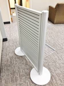 lot 122 image: MSRP $800 Double Sided Trade Show Retail Aluminum Slat Wall Display Stand With 4 Sided Heavy Duty&nbspUpright Merchandising Posts Stanchions - Excellent Condition - Accessories Not Included Approx. 50 x 40
