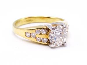 lot 4 image: Spectacular 1.4 CT Ladies Diamond Estate Ring in 18k Yellow Gold - $9022.39