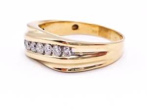 lot 30 image: Striking Mens Diamond Estate Band in 14k Yellow Gold
