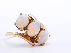 lot 60 image: Ladies Three Opal Estate Ring in 10k Yellow Gold