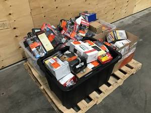lot 3 image: Huuge lot of Door Knobs & Locks - Kwikset, Defiant, Baldwin, Schlage and more