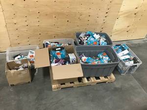 lot 4 image: Entire Pallet of Lightbulbs- Large Mixture - LED - PHILIPS - ECOSMART - FEIT - MORE