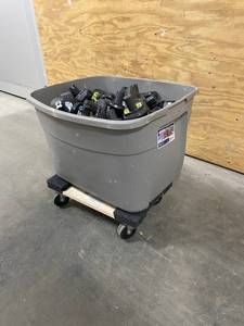 lot 24 image: Salvage lot of Ryobi P107 and P190 18V batteries