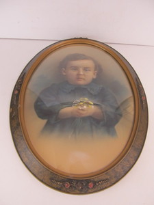 lot 10 image: Antique Victorian Portrait of a Child wConvex Bubble Glass Frame