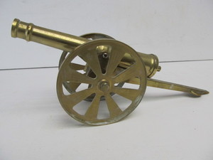 lot 48 image: Solid Brass Cannon Statue