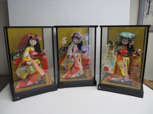 lot 51 image: Group of 3 Large Japanese Geisha Dolls wDisplay Cases