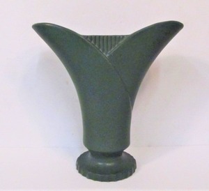 lot 60 image: Large Vintage Green Art Pottery Vase