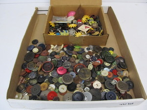 lot 132 image: Group of Vintage Buttons