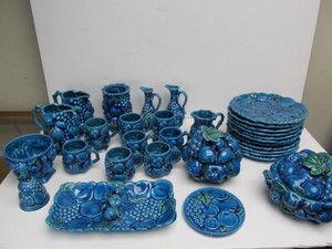 lot 134 image: LARGE Lot of Vintage Mid Century INARCO Mood Indigo Blue Dishware