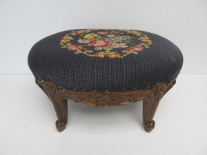lot 137 image: Antique Victorian Oval Footstool