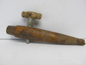 lot 152 image: Antique JOHN SOMMERS Best Primitive Wooden Barrel Keg Tap 