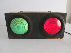 lot 161 image: Old Vintage Working Railroad Light Lamp