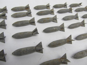 lot 171 image: Lot of 27 Original Vietnam War LAZY DOG Air Drop Projectile Weapon