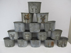 lot 178 image: Large Lot of original WW2 U.S. Military Metal Canteen Cups