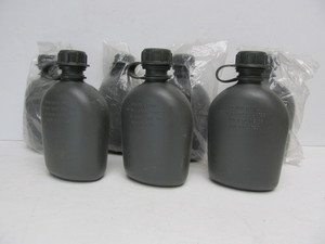 lot 181 image: Lot of 7 Unused NOS Vintage Military Style Canteens
