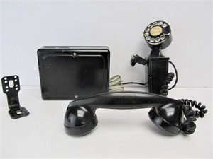 lot 190 image: Complete Old Vintage WESTERN ELECTRIC Rotary Dial SPACE SAVER Wall Telephone