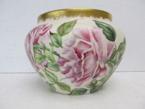 lot 191 image: Antique Delinieres & Company French Limoges Porcelain Round Vase