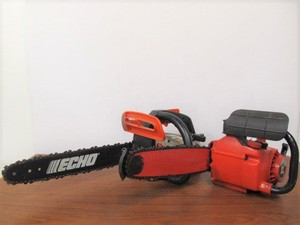 lot 240 image: 2 Smaller Size Chainsaws - Echo & Homelite