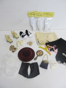 lot 83 image: Group of Vintage Doll Accessories