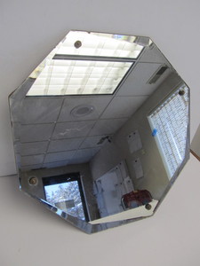 lot 81 image: Vintage Octagonal Beveled Wall Mirror