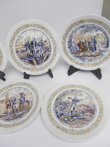 lot 90 image: 7 Vintage 1970s Early American Scene Patriotic Limoges Porcelain Plates