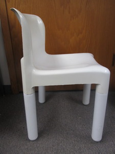 lot 98 image: Italian KARTELL Designer Molded Plastic Chair by Carlo Bartoli