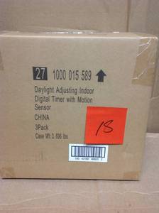 lot 18 image: Defiant SunSmart 8 Amp In-Wall Digital Timer-49820 case of 3 New