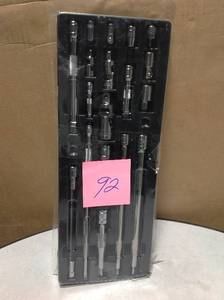 lot 92 image: Husky accesory set in good condition