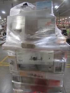 lot 43 image: WHOLESALE MIXED PALLET OF RETURNS - LIGHTING AND CEILING FANS