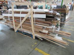 lot 200 image: MIXED PALLET OF MISCELLANEOUS TRIM AND MOULDING