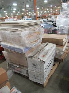 lot 235 image: MIXED PALLET OF MISCELLANEOUS ARMSTRONG CEILING TILES