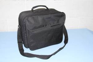 lot 4 image: 3M X55i Digital 2000-Lumen Portable XGA Computer Gaming & Home Theater Projector