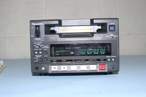 lot 12 image: Panasonic AJ-D230H Professional DVCPRO  Mini-DV Desktop Video Edit RecorderPlayer