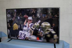 lot 17 image: LG 60 Ultra-Slim Direct View HD LED Commercial  Professional Widescreen Display  Monitor
