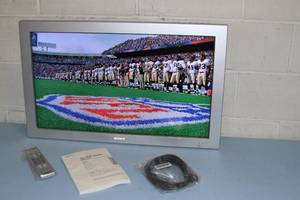 lot 40 image: Sony FWD-32LX2F 32 32 Inch HD LCD Flat Panel Professional  Commercial Display  Monitor
