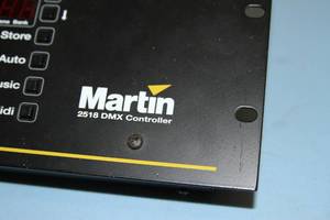 lot 49 image: Martin 2518 72-Channel DMX Professional Lighting Light Controller