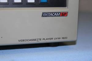 lot 86 image: Sony Professional Editing Deck - UVW 1600 BetaCam SP VCR Player
