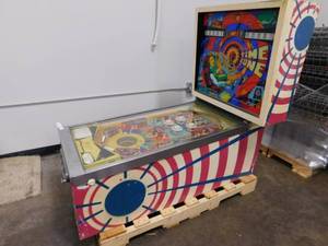 lot 213 image: Vintage Bally Pin Ball Machine