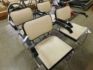 lot 259 image: 4 Reception Area Chairs