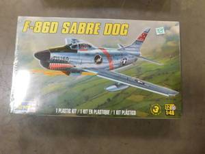 lot 304 image: NEW Revell Model Airplanes